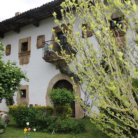 בית הארחה קוסגאיה 	Casona De Trevino מראה חיצוני תמונה