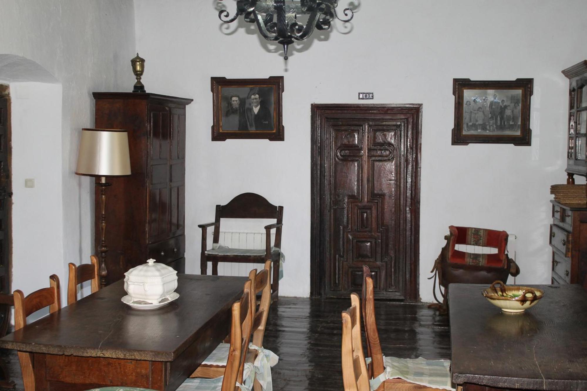 בית הארחה קוסגאיה 	Casona De Trevino מראה חיצוני תמונה