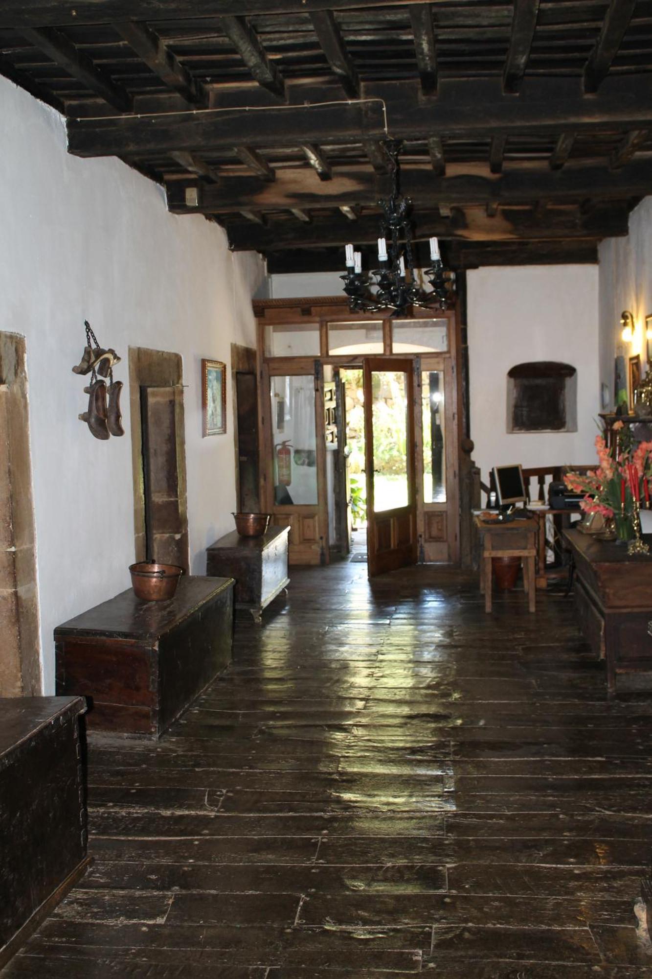בית הארחה קוסגאיה 	Casona De Trevino מראה חיצוני תמונה