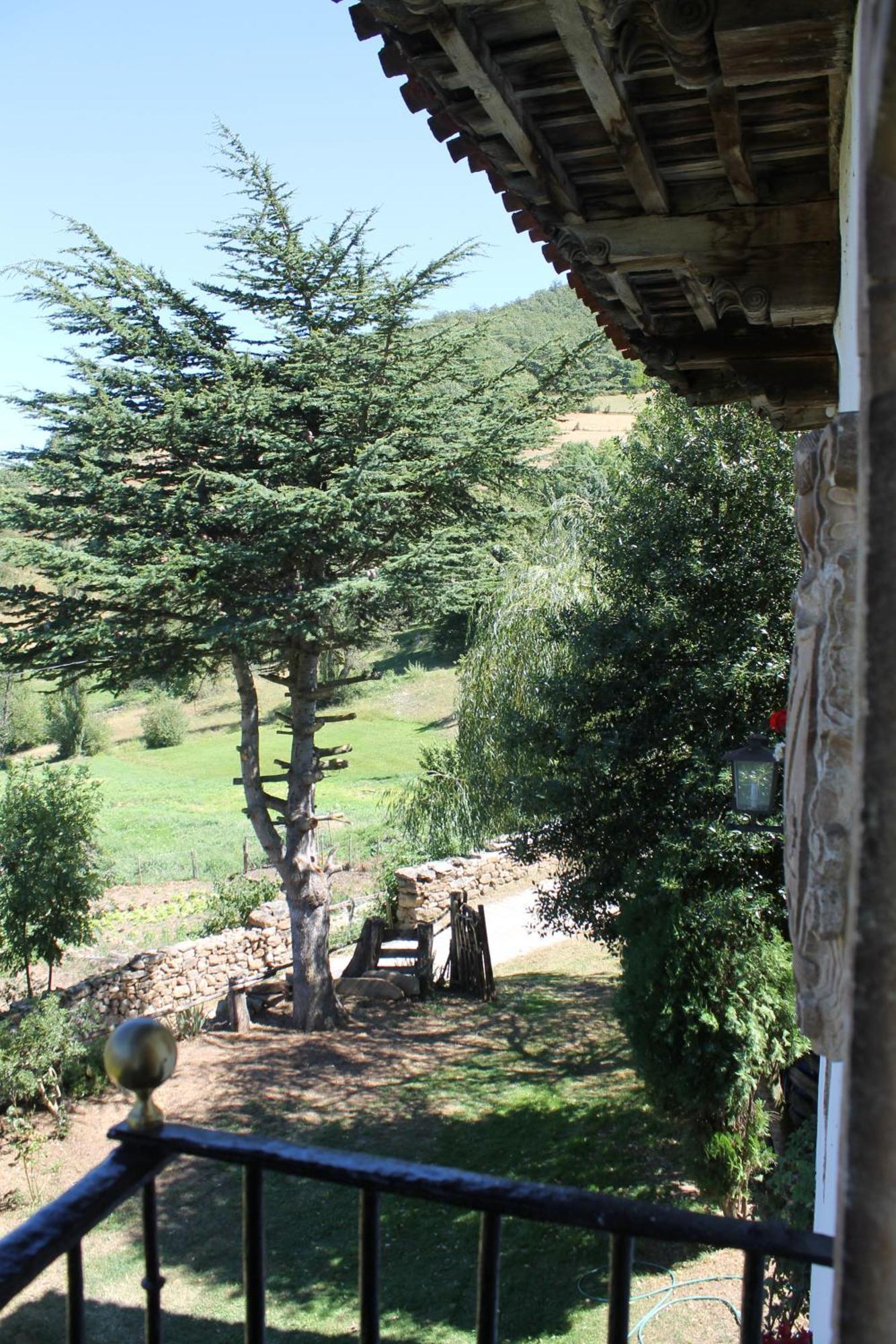 בית הארחה קוסגאיה 	Casona De Trevino מראה חיצוני תמונה